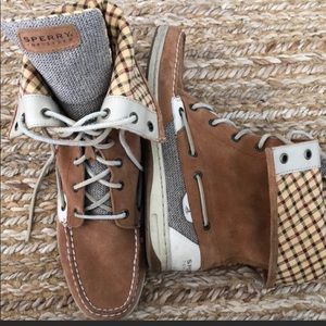 Sperry Topsider plaid roll down suede boots